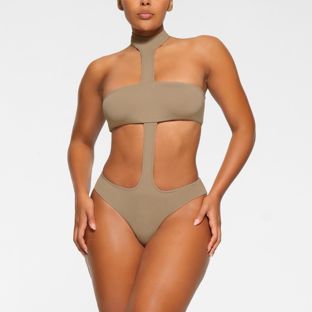 NWT SKIMS SWIM CUT OUT HALTER MONOKINI ONE PIECE SWIMSUIT DESERT SIZE 3X